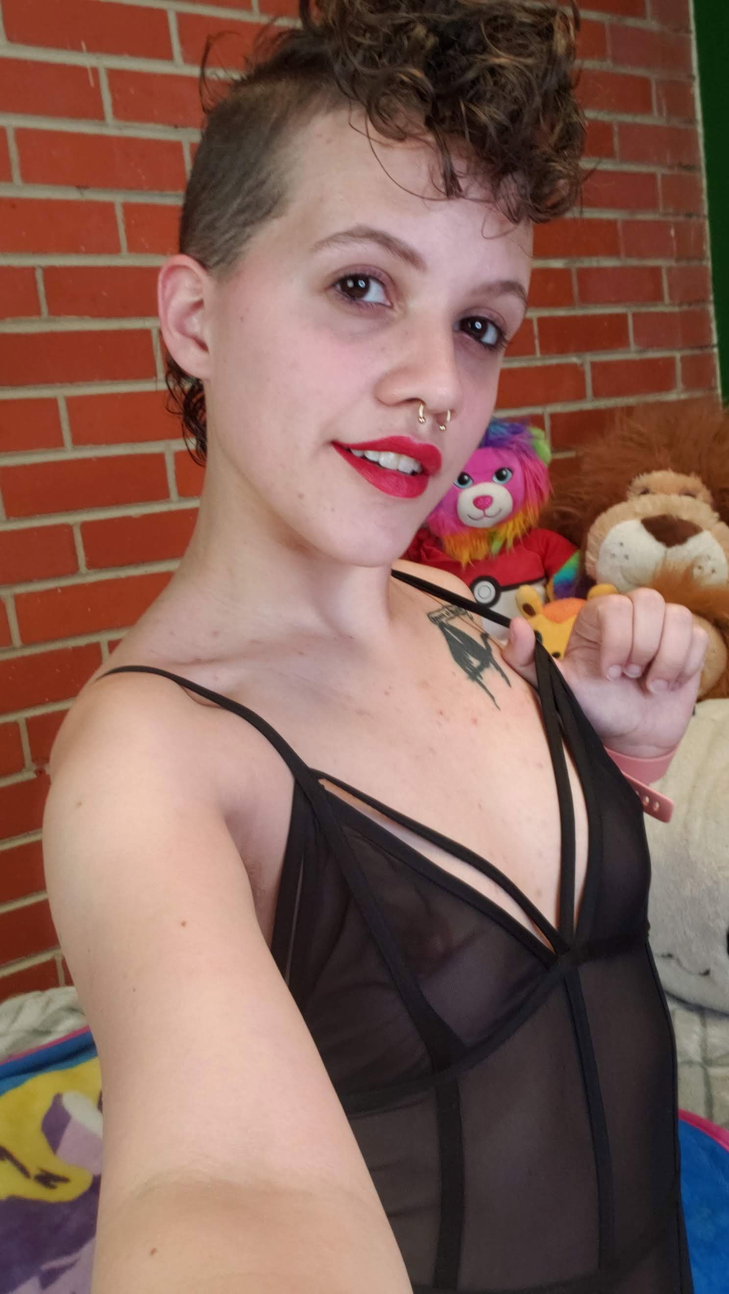 Photo by MxPraxisPhanes with the username @MxPraxisPhanes, who is a star user,  April 14, 2019 at 3:06 AM. The post is about the topic Amateurs and the text says 'I'm live now!

nood.tv'