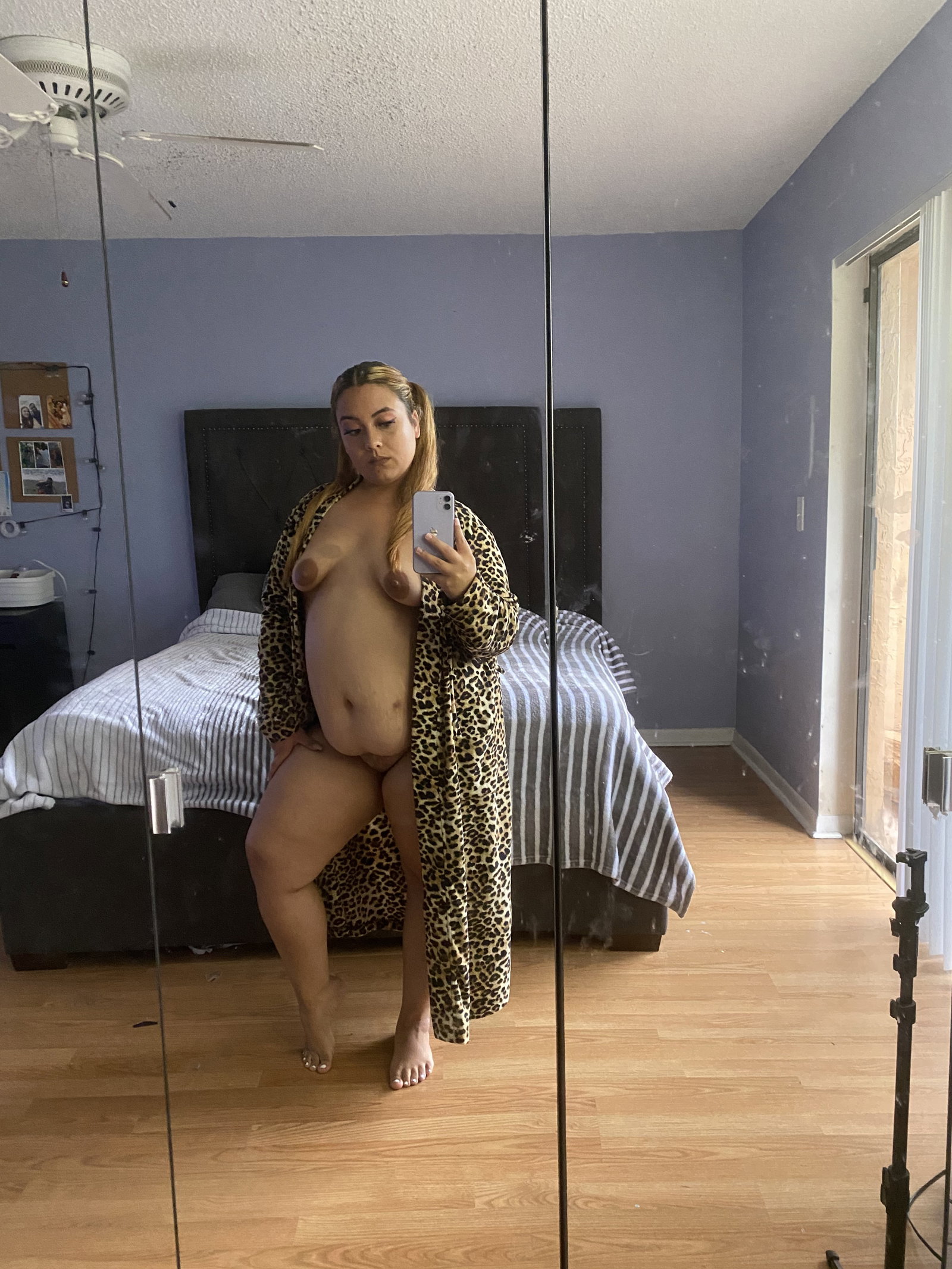 Photo by Perfectpeach with the username @Perfectpeach, who is a star user,  July 7, 2020 at 5:21 AM. The post is about the topic Amateurs and the text says 'Like this if you would fuck me'