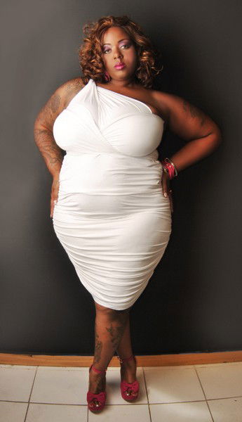 Photo by Mike Hawke with the username @wunhunglow410, who is a verified user,  June 29, 2013 at 4:58 AM and the text says 'Another Big Girl making it look good to be a Plus Sized Woman. #plussized  #fullfigured  #voluptuous  #plumpwomen  #biggirl  #tattoos'