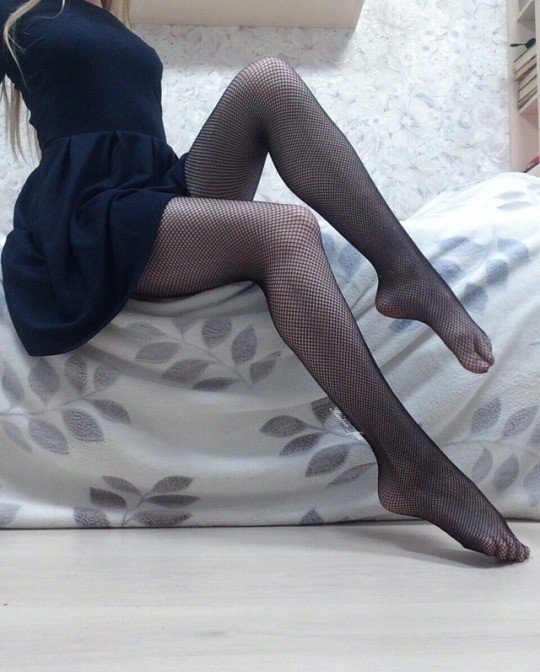 Photo by Bellendous with the username @Bellendous,  January 4, 2020 at 12:14 PM. The post is about the topic Legs and Stockings and the text says 'Like and follow'