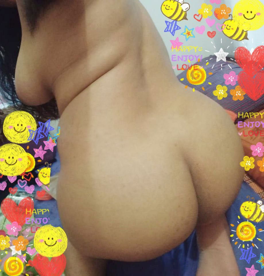 Photo by ChubbyCouple with the username @ChubbyCouple,  June 30, 2020 at 4:51 PM. The post is about the topic Ass and the text says 'My #girl showing of her lovely round #ass'