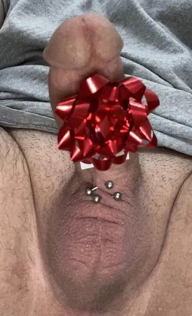 Photo by M2001! with the username @M2001, posted on December 24, 2023. The post is about the topic Sharesome users showing themselves and the text says 'Merry Christmas to all of the ladies that follow me'