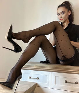 Photo by Nylon-Lover71 with the username @Nylon-Lover71,  August 17, 2020 at 5:17 PM. The post is about the topic Nylons Pantyhose High Heels