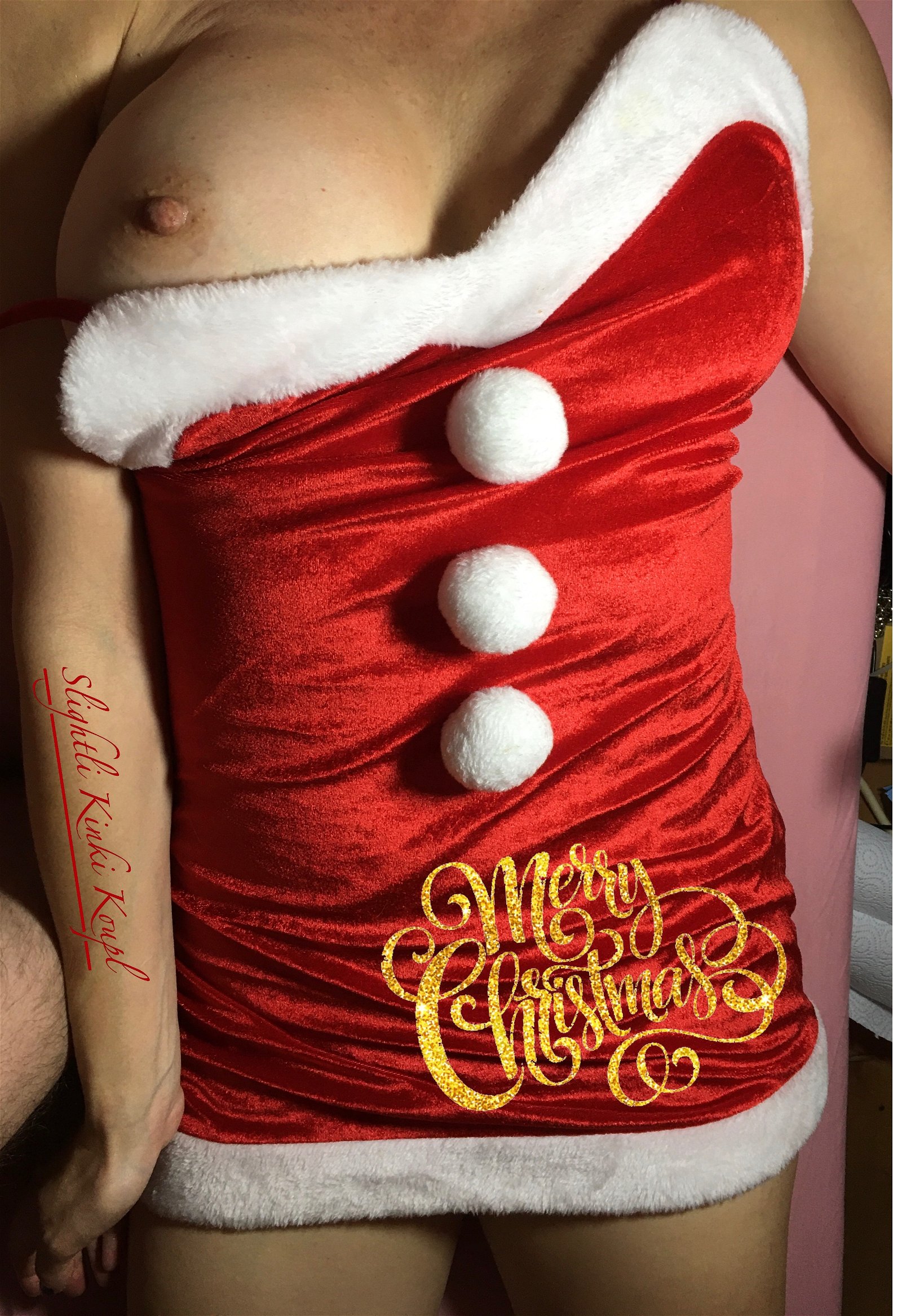 Photo by Slightli Kinki Koupl with the username @SlightliKinkiKoupl, who is a star user,  December 24, 2020 at 10:41 AM and the text says '#Merry #XXX #Mas'
