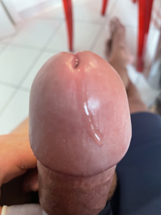 Photo by Resiakmz with the username @Resiakmz, who is a verified user,  June 26, 2022 at 10:59 AM. The post is about the topic Cock Heads and the text says 'Leaking mushroom'