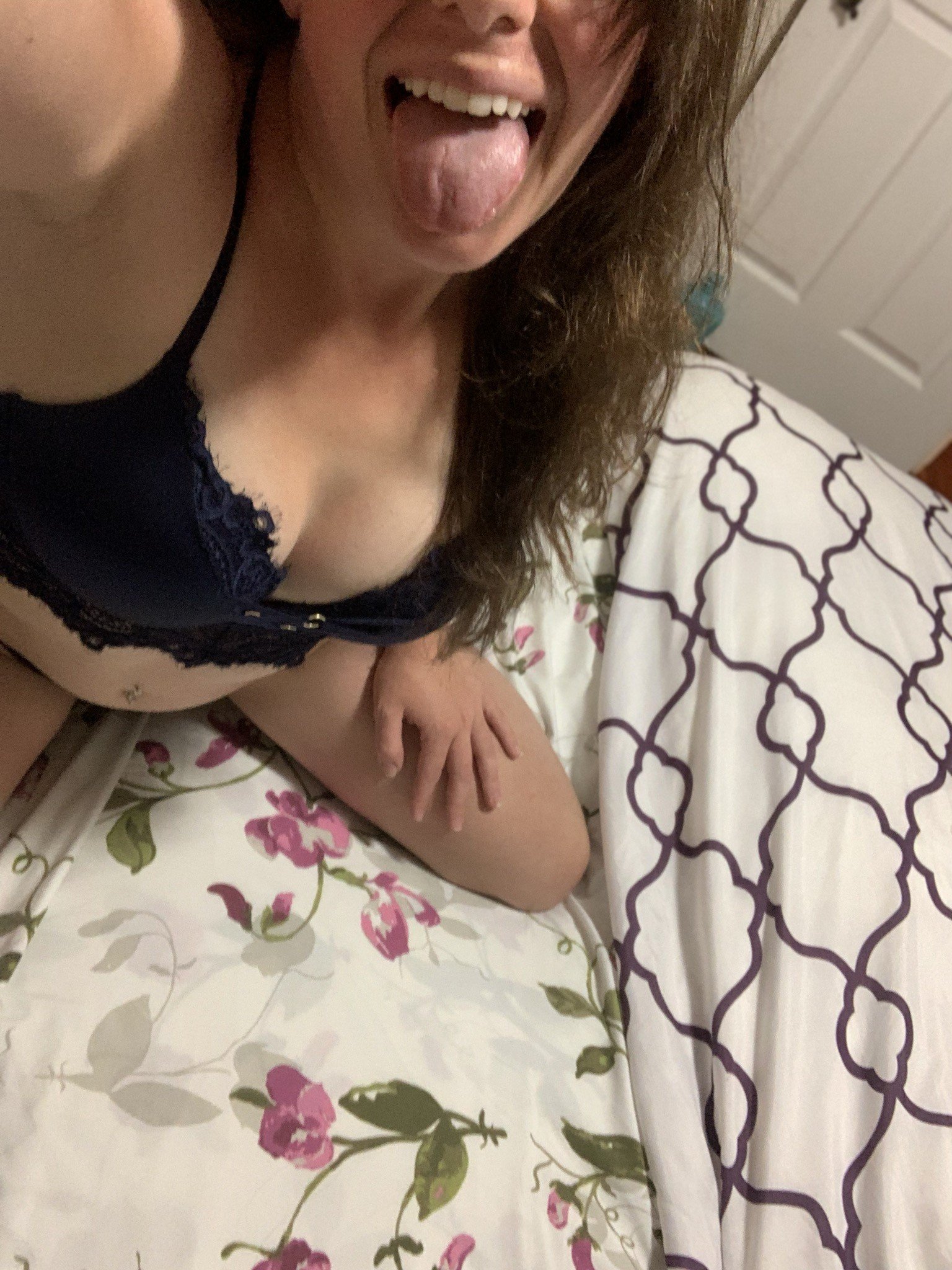 Photo by ?????? ? with the username @misshemi1, who is a star user,  August 5, 2020 at 5:21 PM. The post is about the topic Cum Sluts and the text says 'use me'