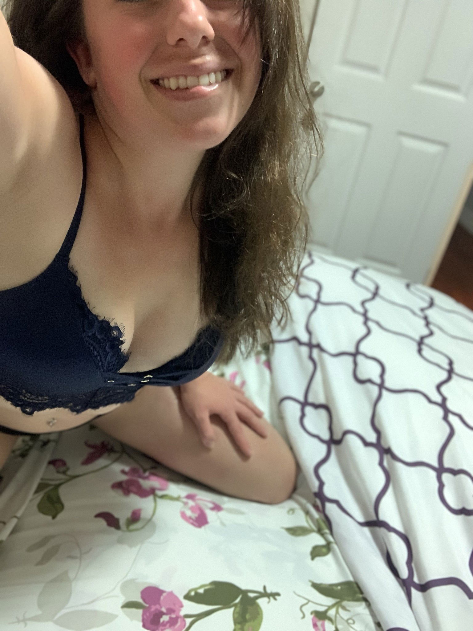 Photo by ?????? ? with the username @misshemi1, who is a star user,  August 5, 2020 at 11:32 AM. The post is about the topic Cum Sluts and the text says 'hot and horny - can you help???'