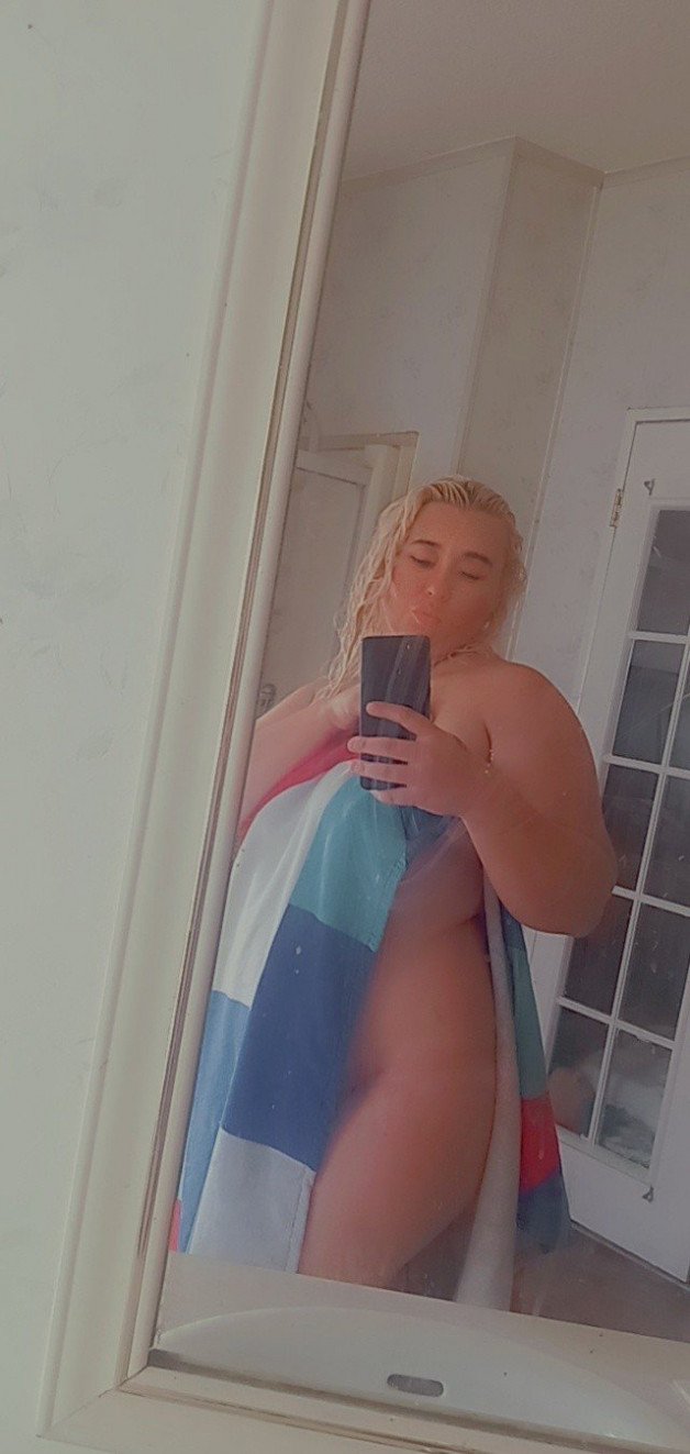 Photo by MissyJean94 with the username @MissyJean94,  July 22, 2021 at 6:46 AM. The post is about the topic Your Naughty Girlfriend and the text says 'come follow me $6.99 a month! free dick or boob rate when you subscribe 🤪 😉 link in bio'