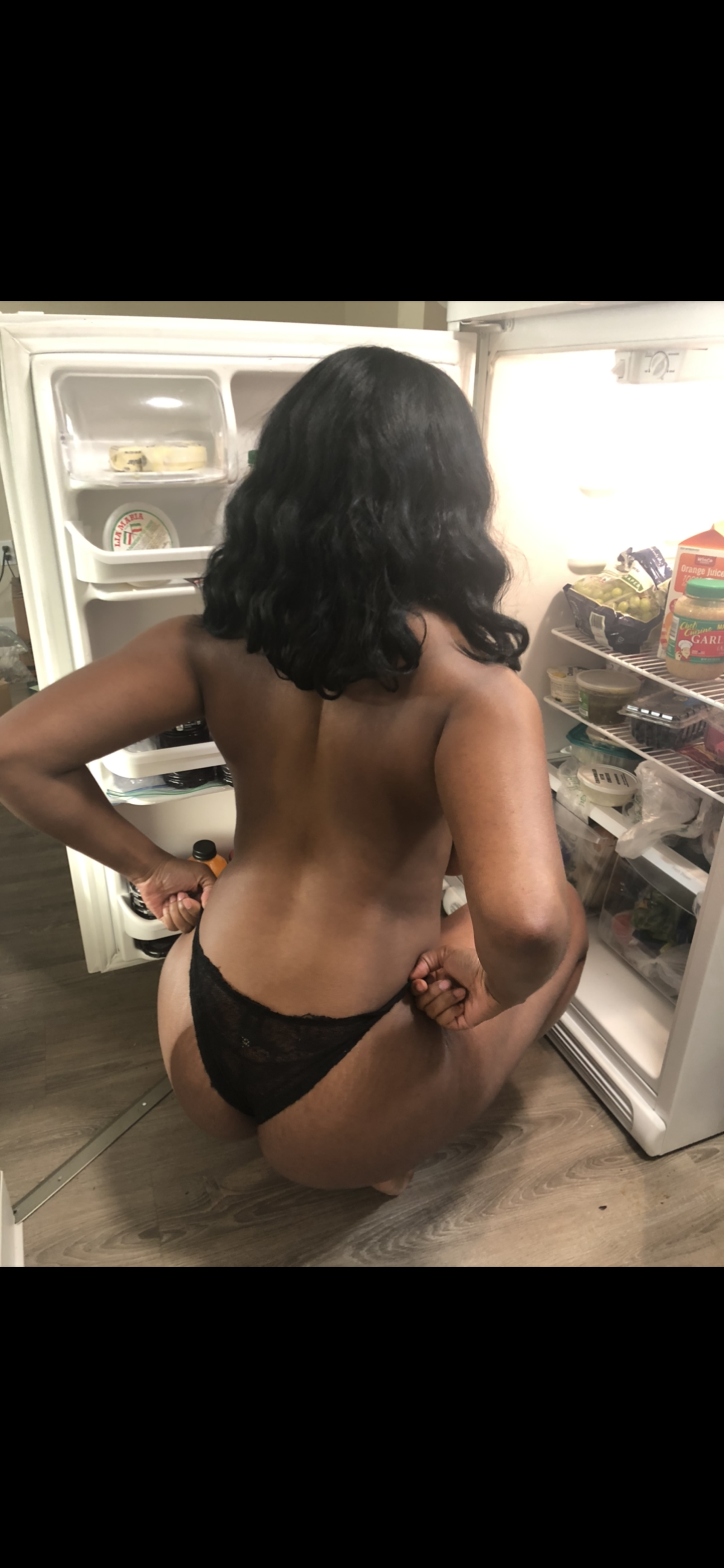 Photo by Babygirl4557 with the username @Babygirl4557,  August 18, 2020 at 6:56 PM. The post is about the topic Ass and the text says 'I'm so hungry😏🍆'