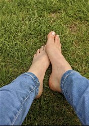 Photo by unigirlsfeet with the username @unigirlsfeet,  September 5, 2020 at 1:31 PM. The post is about the topic Foot Fetish and the text says 'nothing I love more than grass on my soles. 

message me for videos, pics and used items.

find me on IG and Twitter @unigirlsfeet'