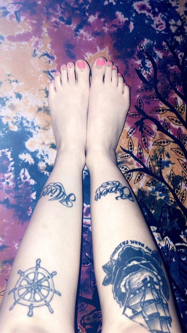 Photo by Pixie with the username @OGpaintedpixie, who is a star user,  August 30, 2020 at 9:41 PM. The post is about the topic Foot Fetish and the text says 'just took this one 🥰 what do you think? 💙'