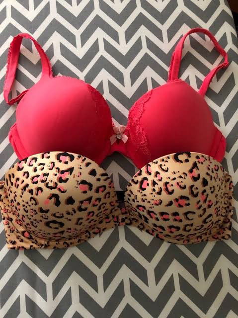 Photo by reddragon696969 with the username @reddragon696969,  November 19, 2020 at 1:32 PM. The post is about the topic Only Bra and the text says 'Love the combo❤️'