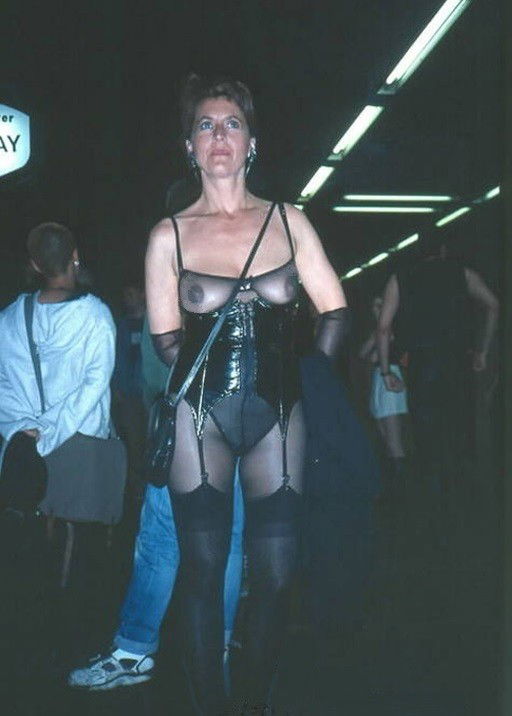 Watch the Photo by usinnylon69 with the username @usinnylon69, posted on September 10, 2020. The post is about the topic Nylon sensation. and the text says 'The Lady posing'