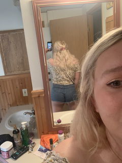 Shared Photo by Bellahughes with the username @Bellahughes,  September 7, 2020 at 3:44 PM. The post is about the topic Sexting and cheating wives and girlfriends