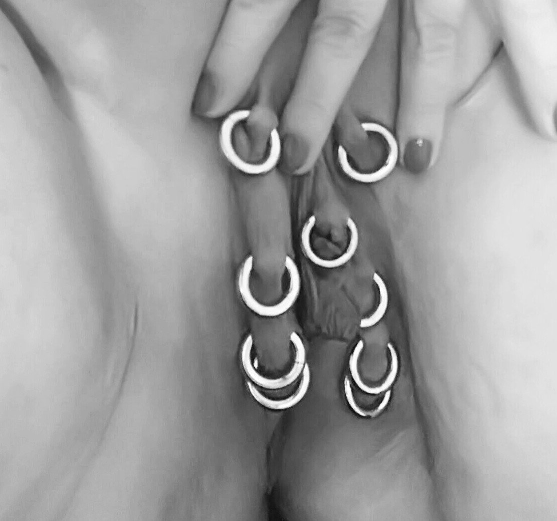 Photo by Sophie13 with the username @Sophie13,  September 21, 2020 at 2:42 PM. The post is about the topic Piercing and the text says 'Ich liebe meine Piercings.                                                    #Sophie'