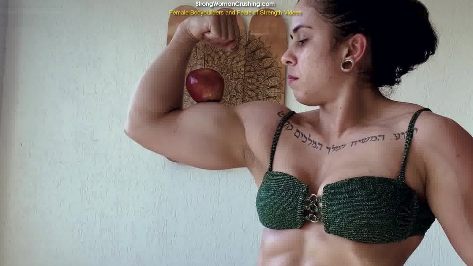Photo by MusclegirlStrength with the username @MusclegirlStrength, who is a brand user,  April 18, 2024 at 12:30 PM and the text says 'Sassenach Smashes Apples with Insane Strength!: StrongWomanCrushing.com

#musclegirl #musclegirllove #femalemuscle #femalemuscles #featsofstrength #MuscleCrush #PowerfulWomen #StrengthAndFruit'