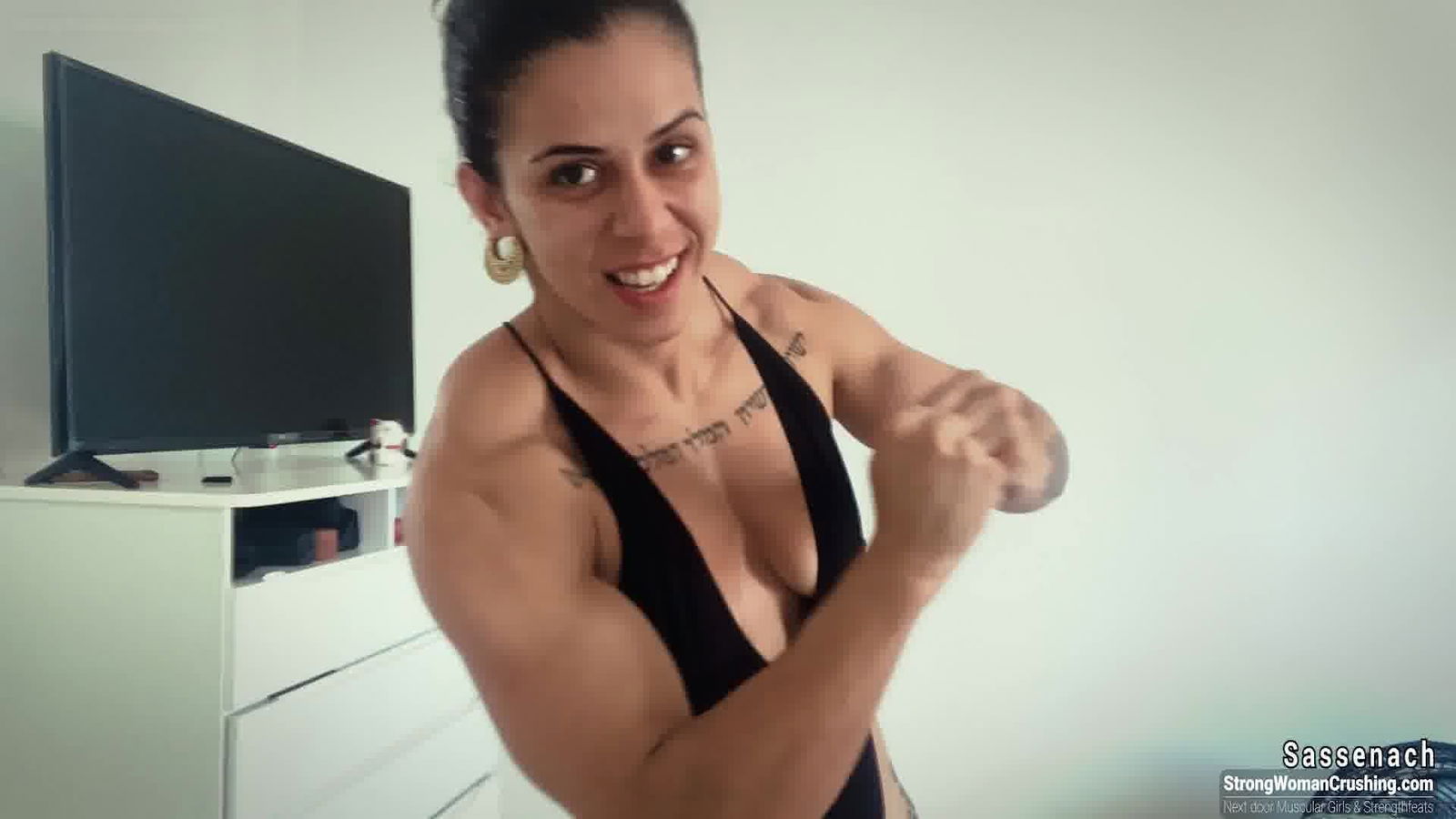 Photo by MusclegirlStrength with the username @MusclegirlStrength, who is a brand user,  February 29, 2024 at 4:54 PM and the text says 'Scottish Sassenach Shatters Metal with Insane Muscle Power!
Full Video: https://bit.ly/44kwXMf

Indulge in the power and allure of muscular females, witness jaw-dropping displays of strength and beauty!

#musclegirl #musclegirllove #femalemuscle..'