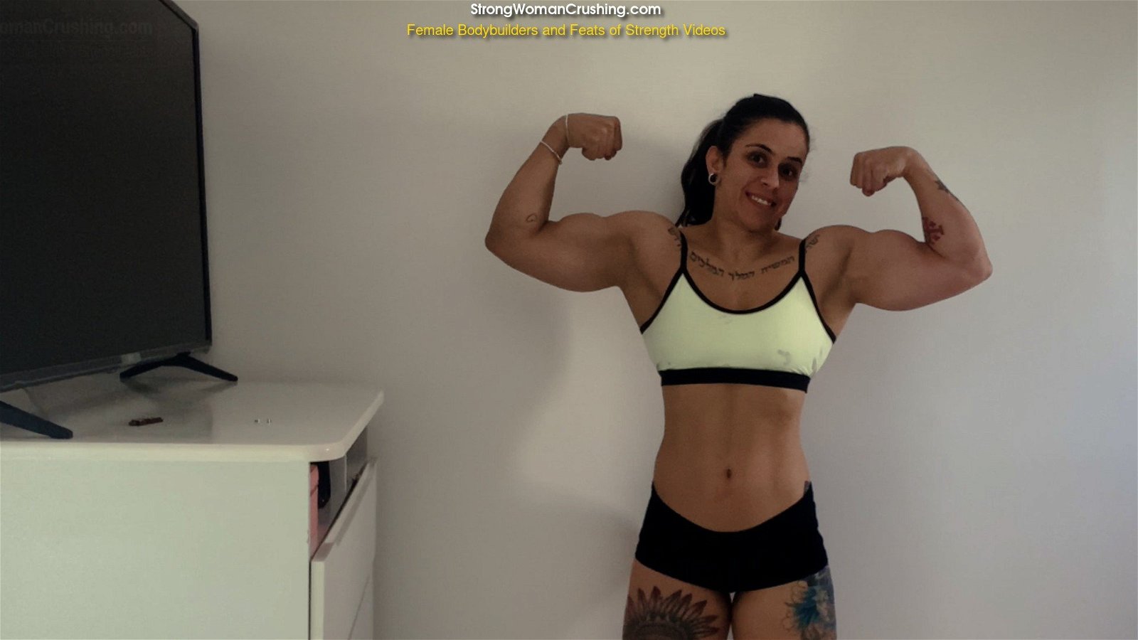 Photo by MusclegirlStrength with the username @MusclegirlStrength, who is a brand user,  April 16, 2024 at 8:49 PM and the text says 'Sassenach Crushes iPhone with Bulging Biceps!: StrongWomanCrushing.com

#musclegirl #musclegirllove #femalemuscle #femalemuscles #featsofstrength #powerfulwomen #musclesandtech #strengthoverphones'