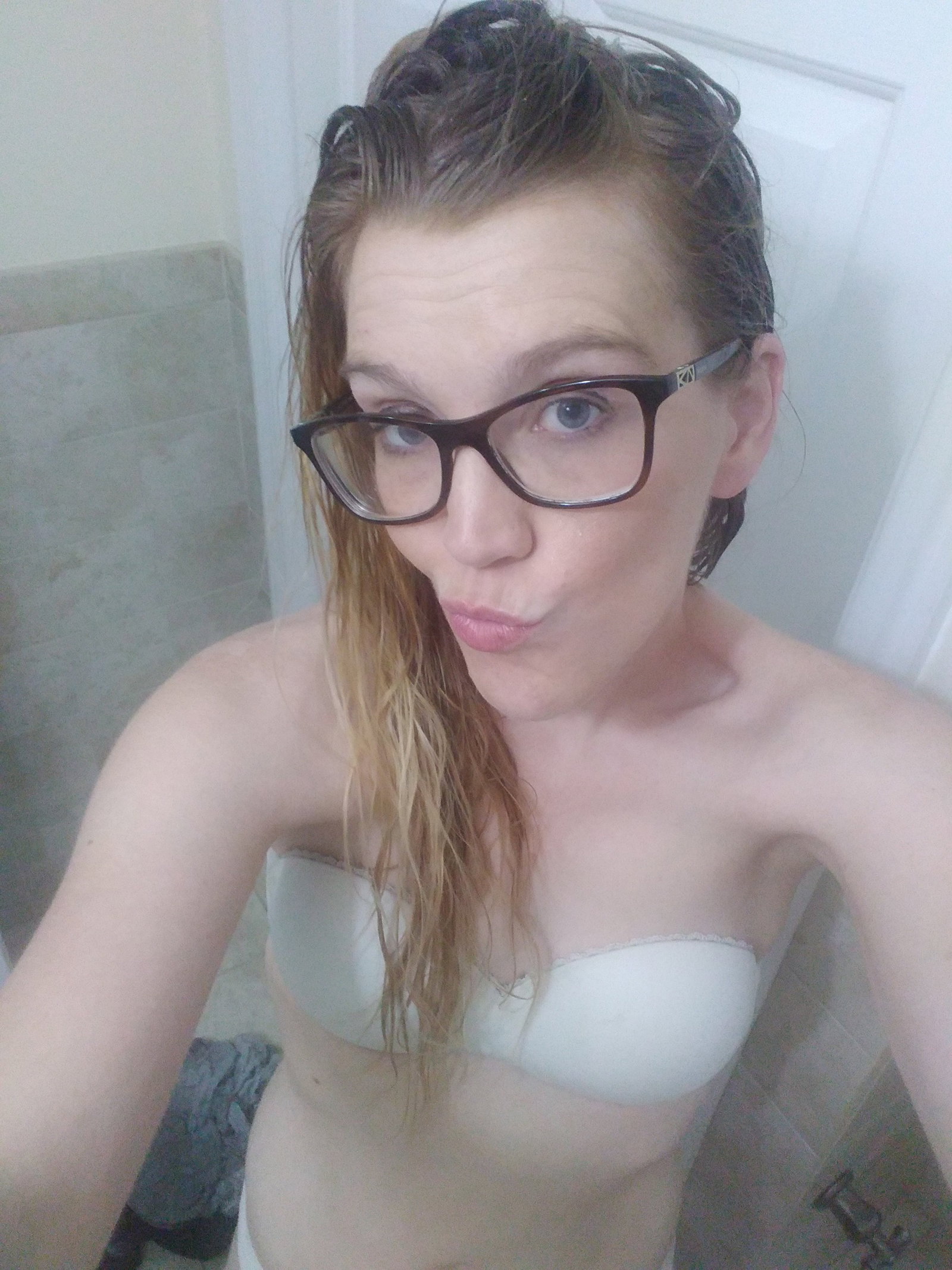 Photo by KatMcSass with the username @KatMcSass, who is a star user,  October 14, 2020 at 6:54 AM. The post is about the topic Skyprivate Promo and the text says 'Wet and ready, catch me on Skyprivate ;) https://profiles.skyprivate.com/models/p6wo-katmcsass.html'