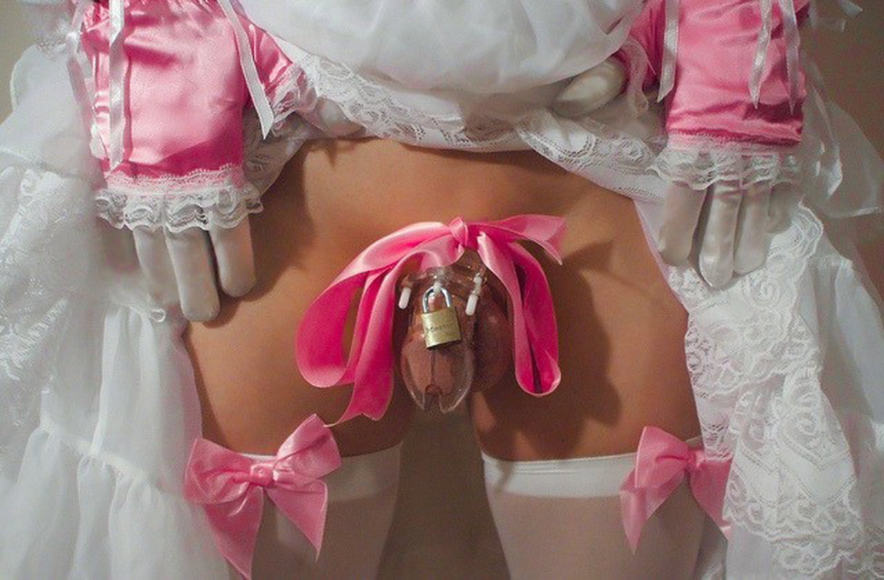 Photo by Microminime with the username @Microminime,  December 23, 2020 at 7:06 PM. The post is about the topic Sissy Chastity and the text says 'Very sissy - - Very nice '