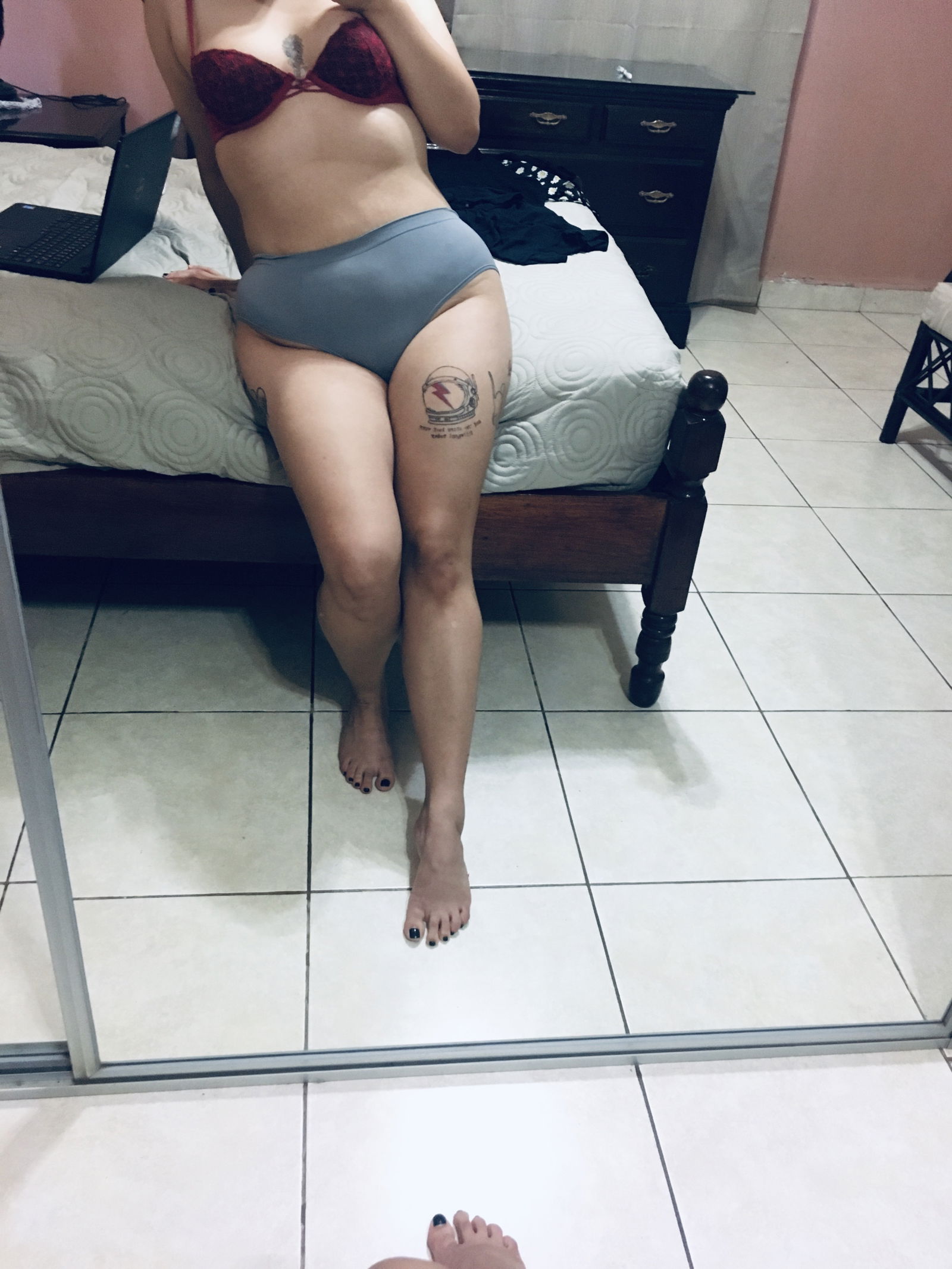 Photo by lucylish with the username @lucylish,  September 7, 2020 at 5:54 PM. The post is about the topic thighs and the text says 'anyone else loves thighs tattoos? seller here 😏🍑'