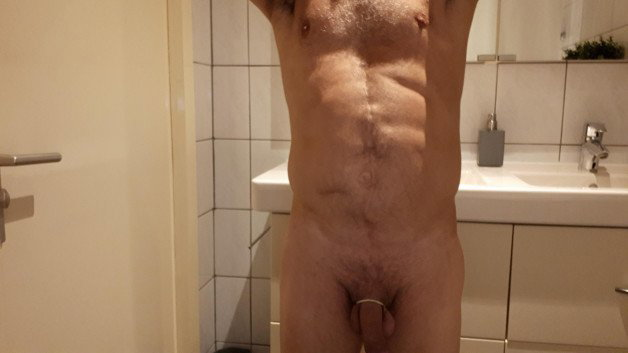 Photo by bttm49 with the username @bttm49,  March 7, 2021 at 9:57 AM. The post is about the topic Kik chats and the text says 'older bi guy 
kik is graaf40'
