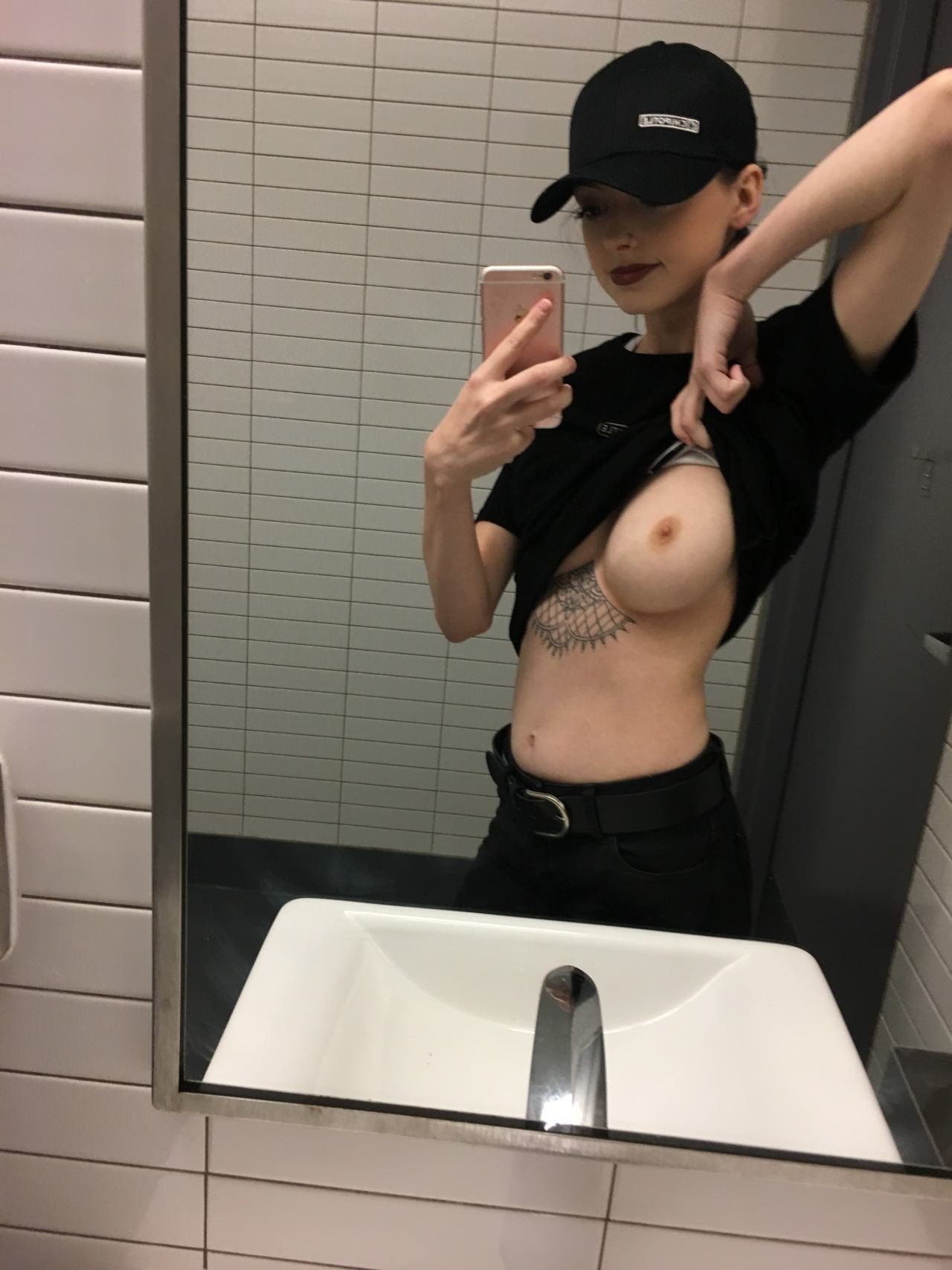Shared Photo by Hornyasf2715 with the username @Hornyasf2715,  April 15, 2024 at 8:15 AM. The post is about the topic RC's Mirror Selfies and the text says '#MirrorSelfie #Naughty #Cutie #GfMaterial #Selfie'