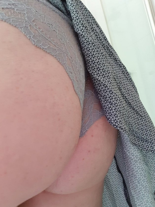 Photo by KittykatundLover with the username @KittykatundLover, who is a verified user,  October 19, 2021 at 9:49 PM. The post is about the topic Nude Selfies and the text says 'Ein paar neue Selfies ;-) Was sagt ihr dazu? Gefallen sie euch?'