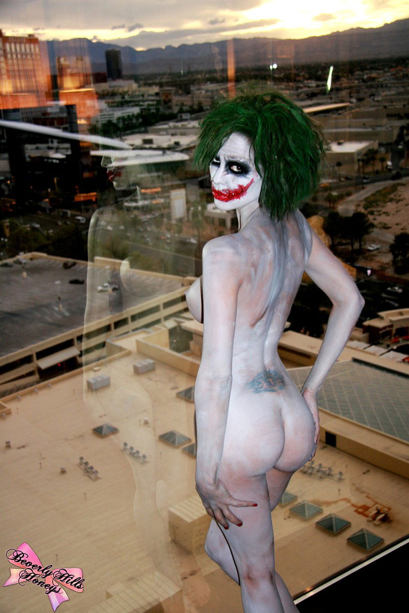 Photo by Curio Of Awesome with the username @CurioOfAwesome,  September 7, 2019 at 6:27 AM. The post is about the topic Ass and the text says '#joker #tits #ass'