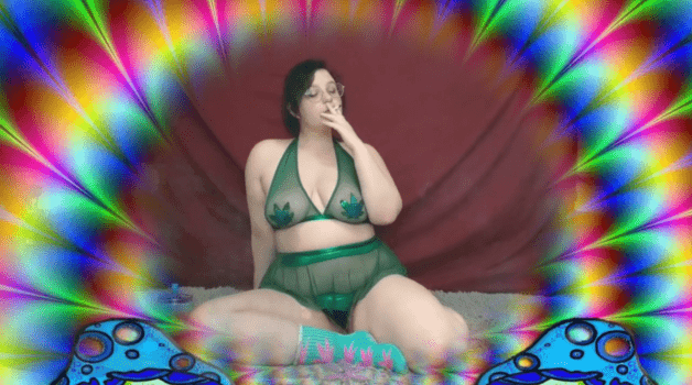 Album by Tainted420 with the username @Tainted420, who is a star user,  September 22, 2021 at 12:56 PM. The post is about the topic BBW Camgirls and the text says 'Ill be your curvy girl next door 🥰💦🔥 
DMs always open 😊'