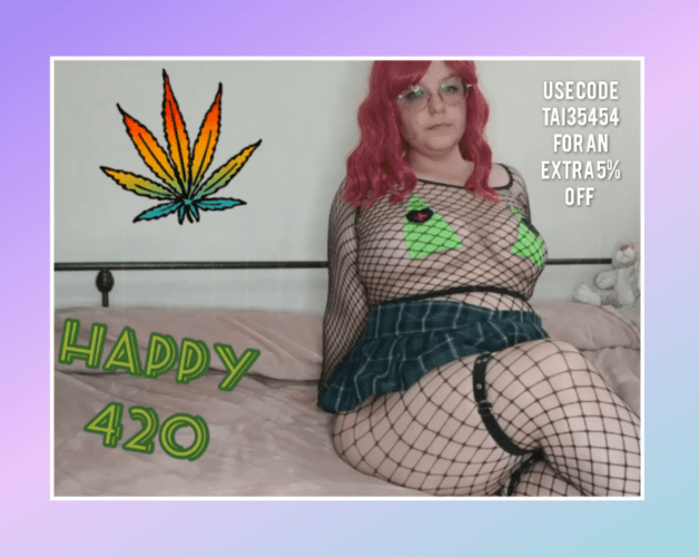 Photo by Tainted420 with the username @Tainted420, who is a star user,  April 20, 2022 at 1:17 PM. The post is about the topic Camgirlcontent and the text says 'happy 420!!! enjoy an extra 5% off any and all my videos purchasd today🥰 over 600 vids to choose from, all up to 80% off!!! 
Tainted420.manyvids.com'