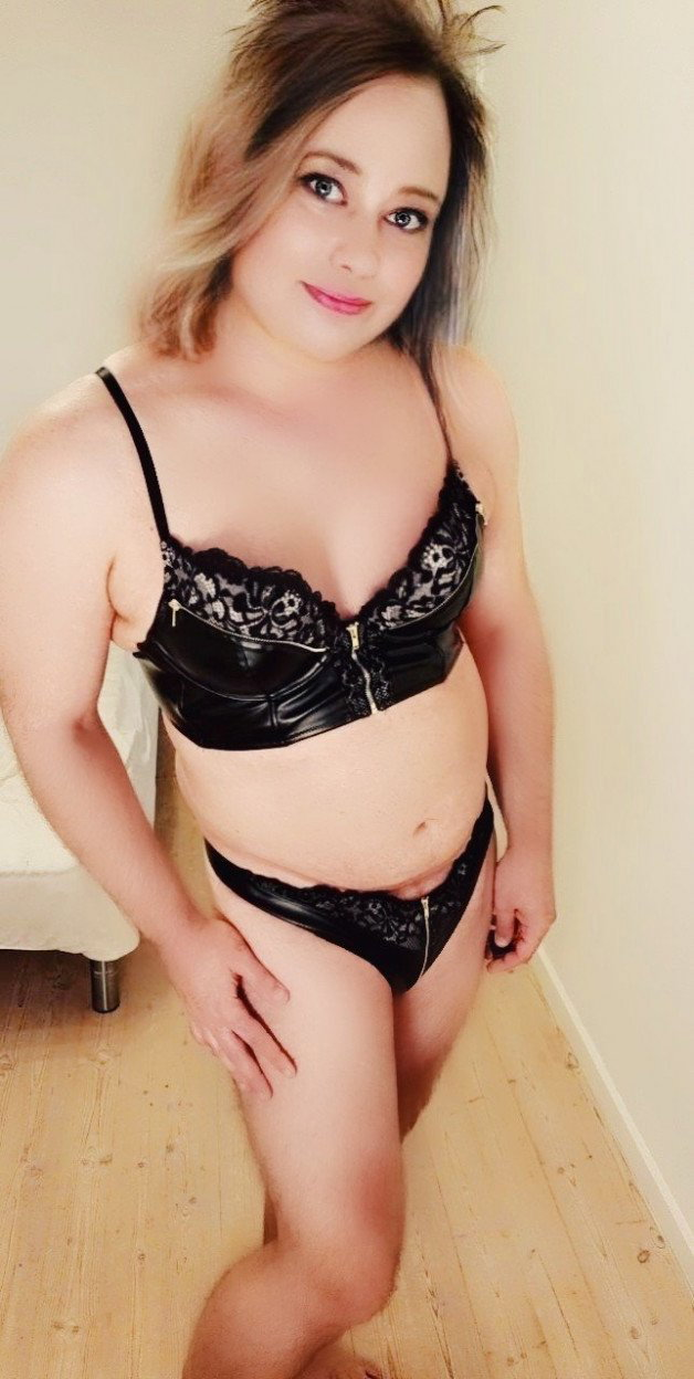 Photo by Malene with the username @NordicLovers89,  April 19, 2021 at 3:46 PM. The post is about the topic Home Made Amateurs and the text says 'Day 4 - today's lingerie is a leather version of me.. do you like leather? 😻 #30daysoflingerie #lingerie #leatherlingerie #leather #sexylingerie #sexyunderwear #myjourney #followme #sexywomen #naughtywomen'