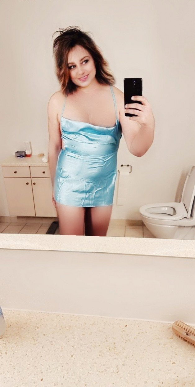 Photo by Malene with the username @NordicLovers89,  February 12, 2021 at 9:44 PM. The post is about the topic Nordic.Lovers.89 and the text says 'my new satin nightie'