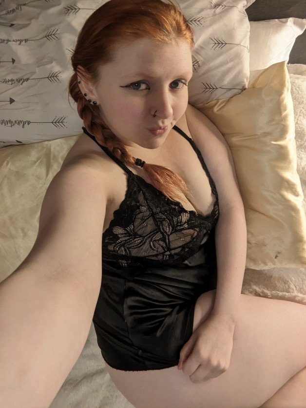 Photo by SpicedEnterprise with the username @spicesophia, who is a star user,  December 28, 2023 at 4:31 PM and the text says 'End your year with some hot fun! https://sextpanther.com/SophiaSinclair'