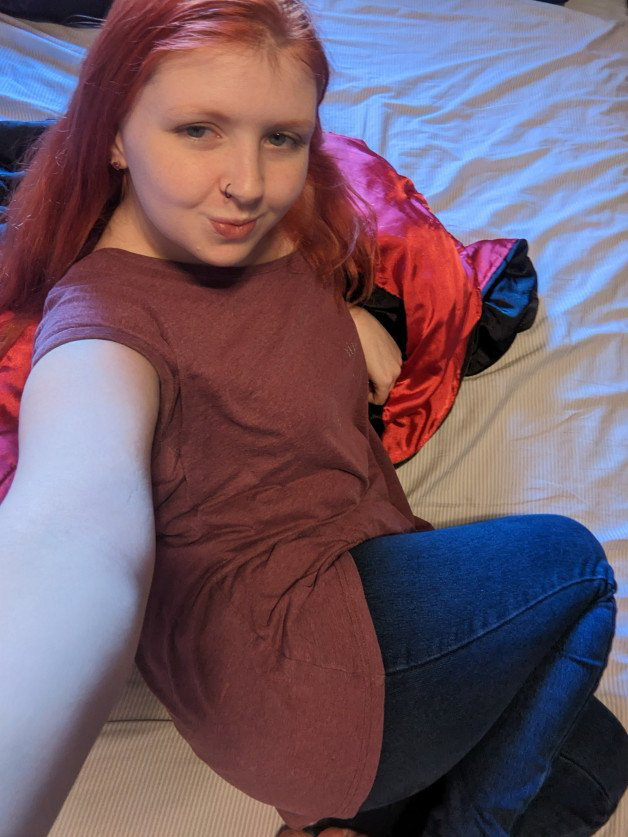 Photo by SpicedEnterprise with the username @spicesophia, who is a star user,  November 18, 2023 at 6:55 PM and the text says 'Whose going to buy me lunch today? $sinspice #findom #spoiled #sugarbaby'