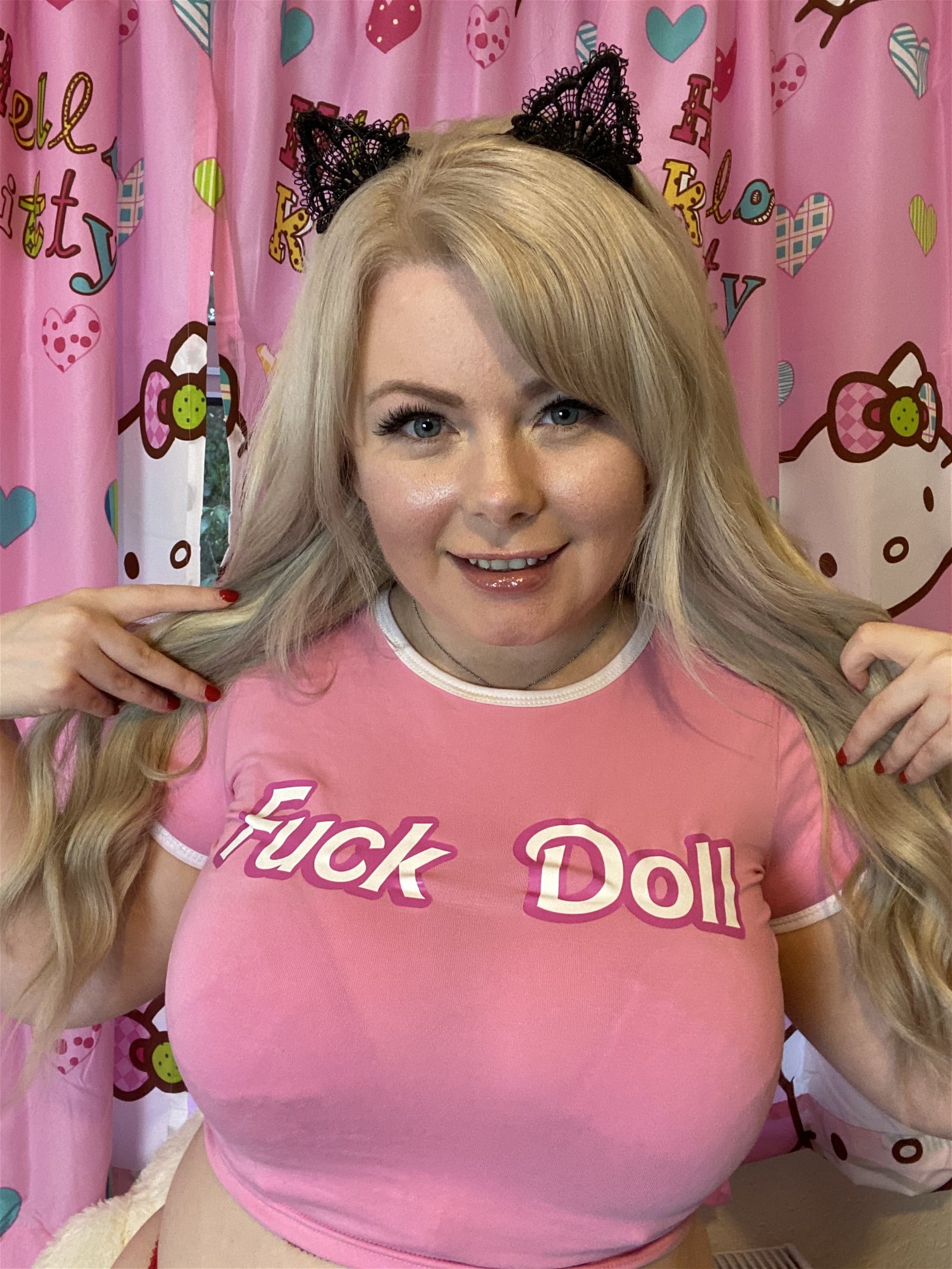 Photo by Naughtydanni with the username @Naughtydanni, who is a star user,  October 7, 2020 at 11:03 AM. The post is about the topic Amateurs and the text says 'everybody loves a fuck doll'