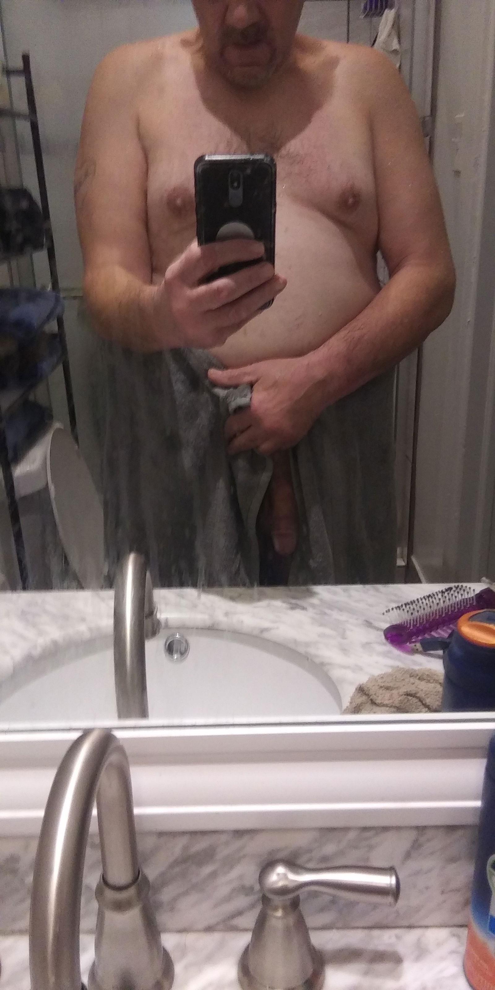 Album by kratos26 with the username @kratos26,  January 8, 2021 at 11:07 PM. The post is about the topic Hook ups I. Ky0 and the text says 'fresh out the shower ready to fuck whos up to the task lets link up'