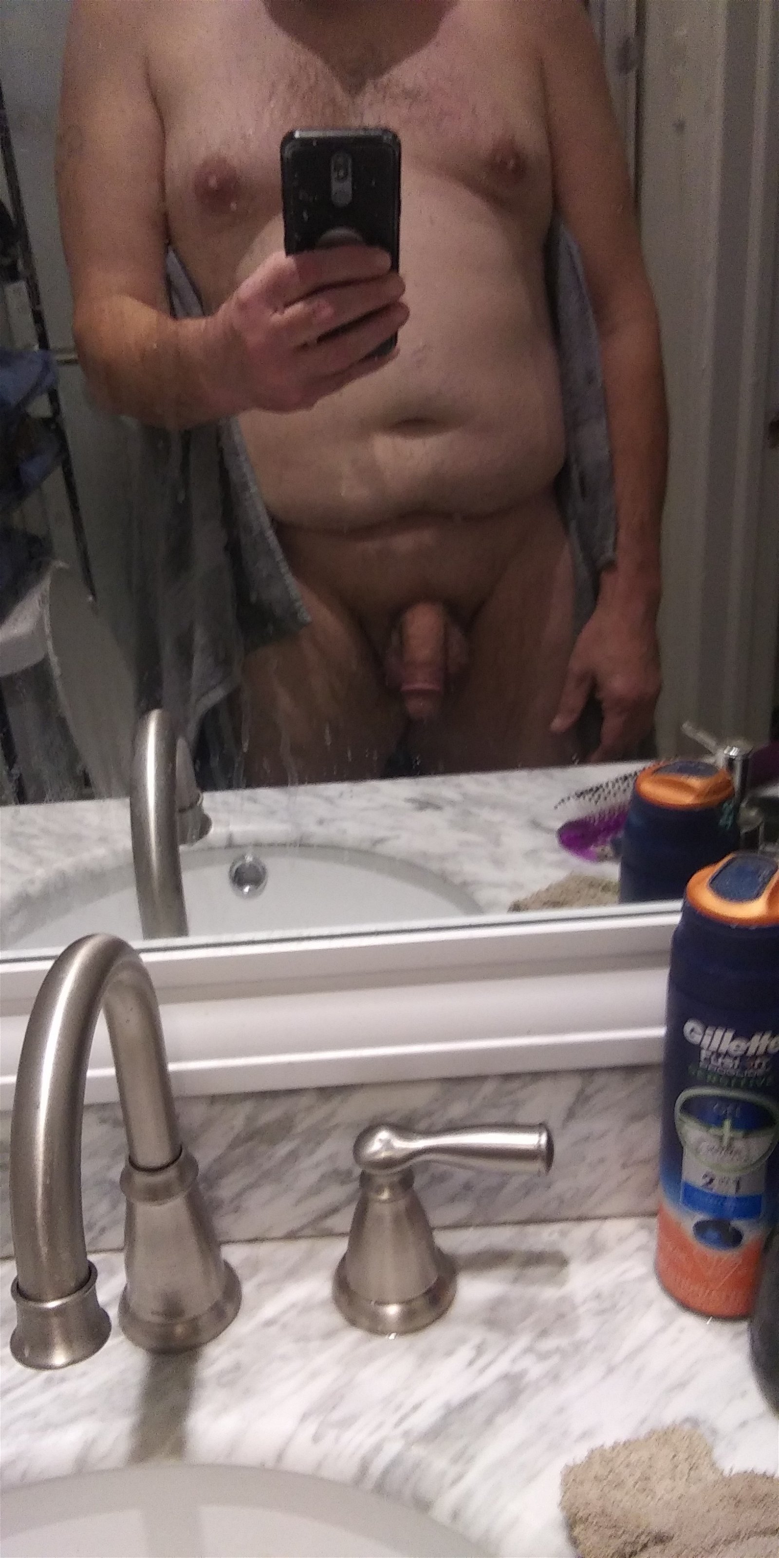 Photo by kratos26 with the username @kratos26,  January 9, 2021 at 7:01 AM. The post is about the topic Amateur Ohio women and the text says 'fresh out the shower who wants to play'