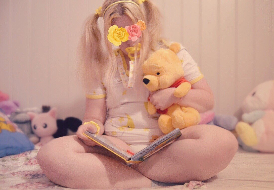 Photo by BadLittleSenpai with the username @BadLittleSenpai, who is a verified user,  December 9, 2018 at 12:09 PM. The post is about the topic Age play (cgl, ddlg, mdlg, etc)