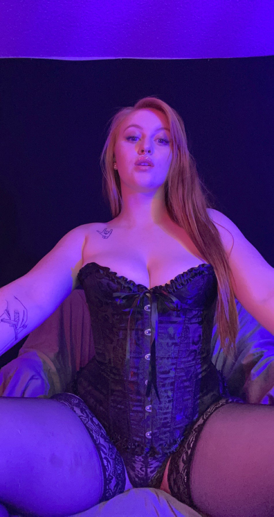 Watch the Photo by Scarlet Red with the username @ScarletRed, who is a star user, posted on November 8, 2020. The post is about the topic Rough Sex. and the text says '100 likes and 50 shares, and ill post with me breaking in my new toys😈🤤'