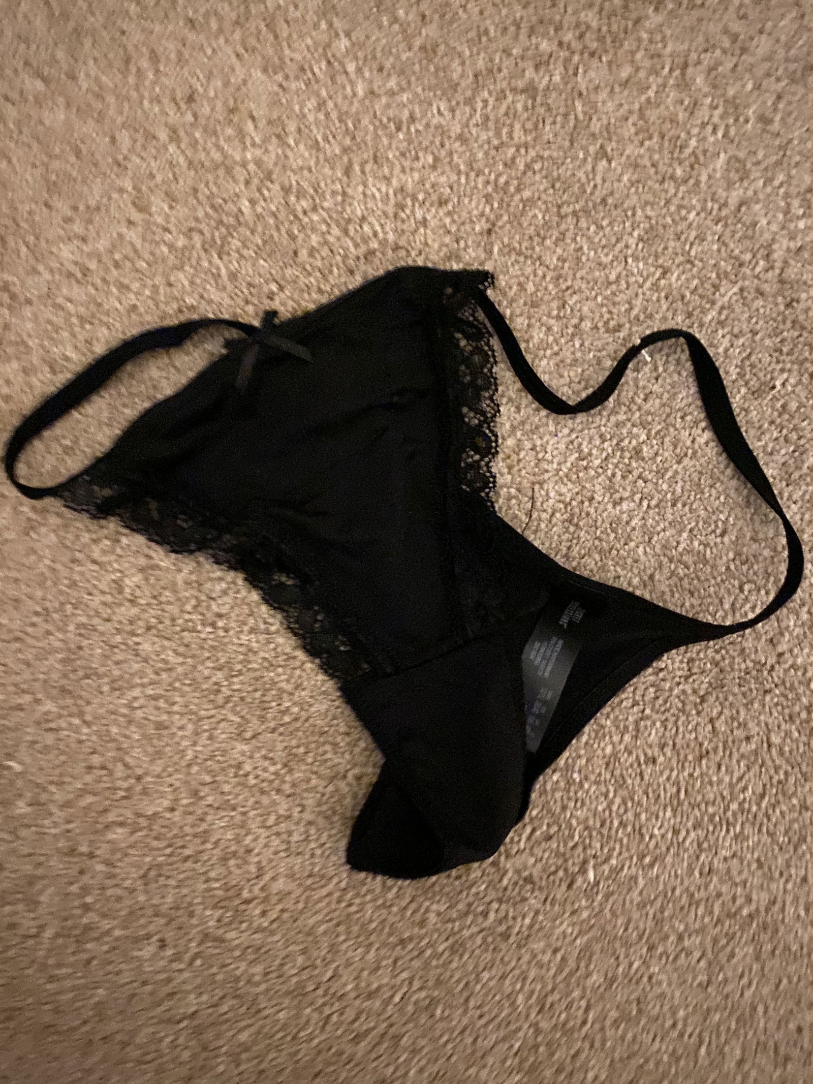 Photo by JuicyLauraUK with the username @JuicyLauraUK,  October 11, 2020 at 9:14 AM. The post is about the topic Teen and the text says 'Used underwear / Panties 

message me on Kik:

JuicyLauraUk'