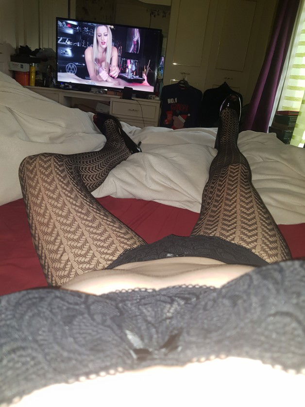 Photo by Likestobesubmissive with the username @Likestobesubmissive, who is a verified user,  March 23, 2019 at 8:57 PM