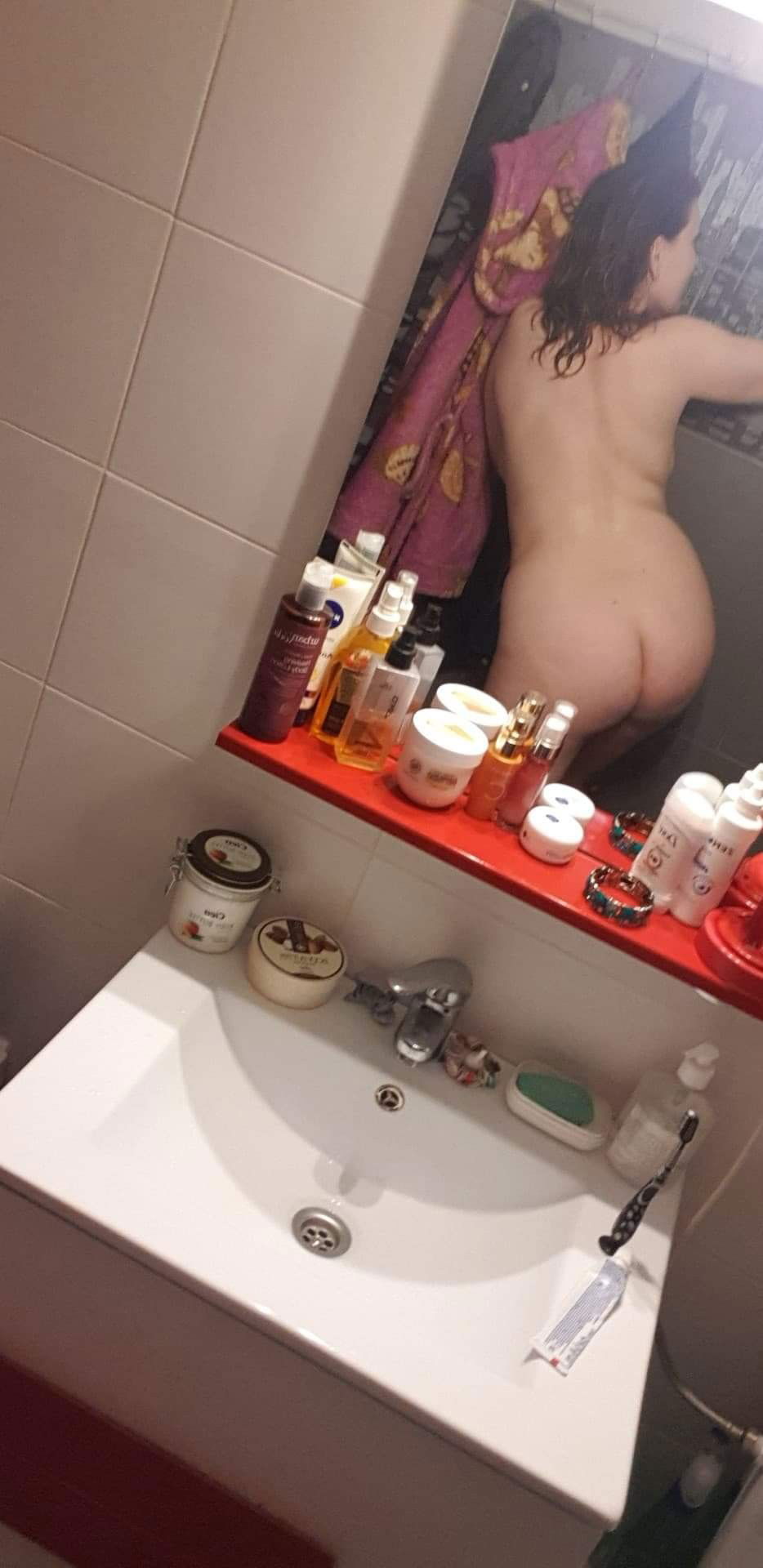 Photo by KarlaRose with the username @KarlaRose, who is a star user,  June 18, 2019 at 9:59 PM. The post is about the topic Ass and the text says 'After shower 😘😋'