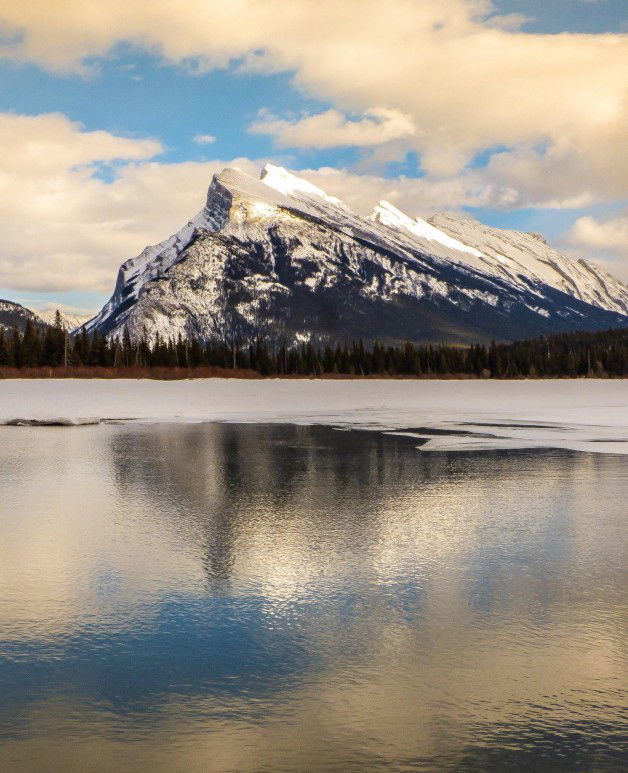 Photo by GiverOfSeed with the username @GiverOfSeed,  April 16, 2018 at 11:07 PM and the text says 'amazinglybeautifulphotography:Your classic view of Mt. Rundle in Banff [1660x2050] [OC] - 5impl3jack'