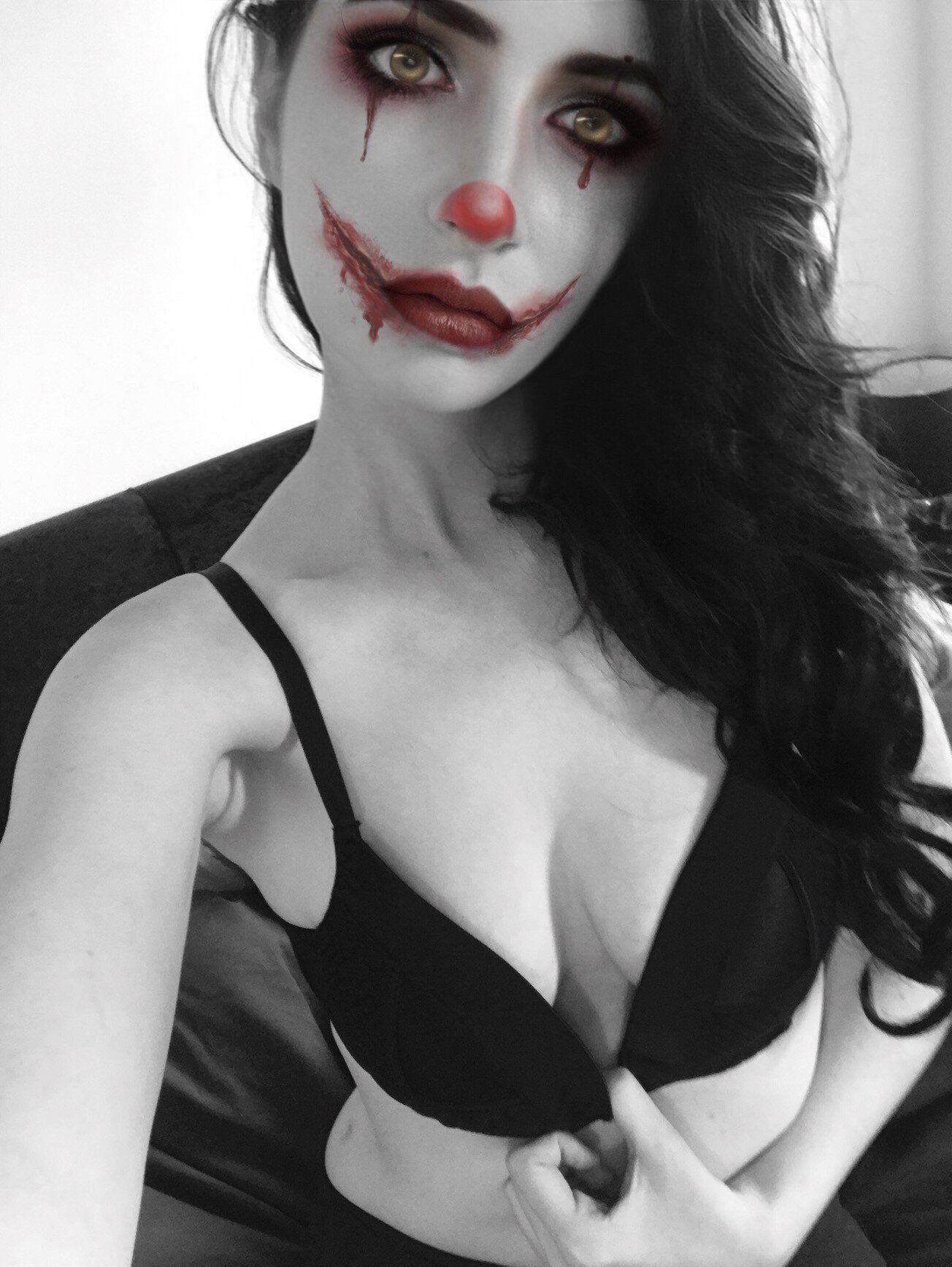Photo by Elizabeth-xo with the username @Elizabeth-xo,  October 25, 2020 at 8:44 AM. The post is about the topic Sharesome Hot Chicks and the text says 'Ill be your clown'