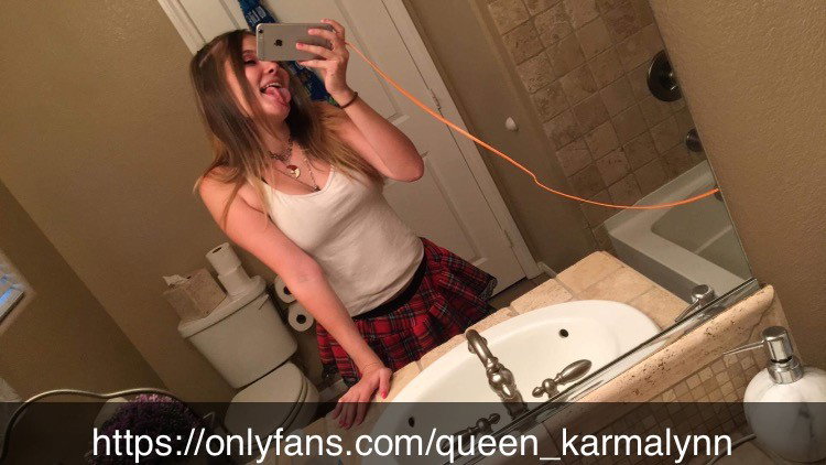 Photo by queenkarmalynn with the username @queenkarmalynn,  October 22, 2020 at 6:54 AM. The post is about the topic Amateurs and the text says 'OF (free): 
OF(Paid):'