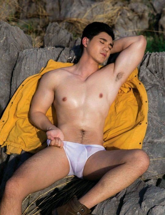 Photo by GayKinky with the username @GayKinky, who is a verified user,  February 4, 2022 at 8:27 AM and the text says '#AsianBoys'