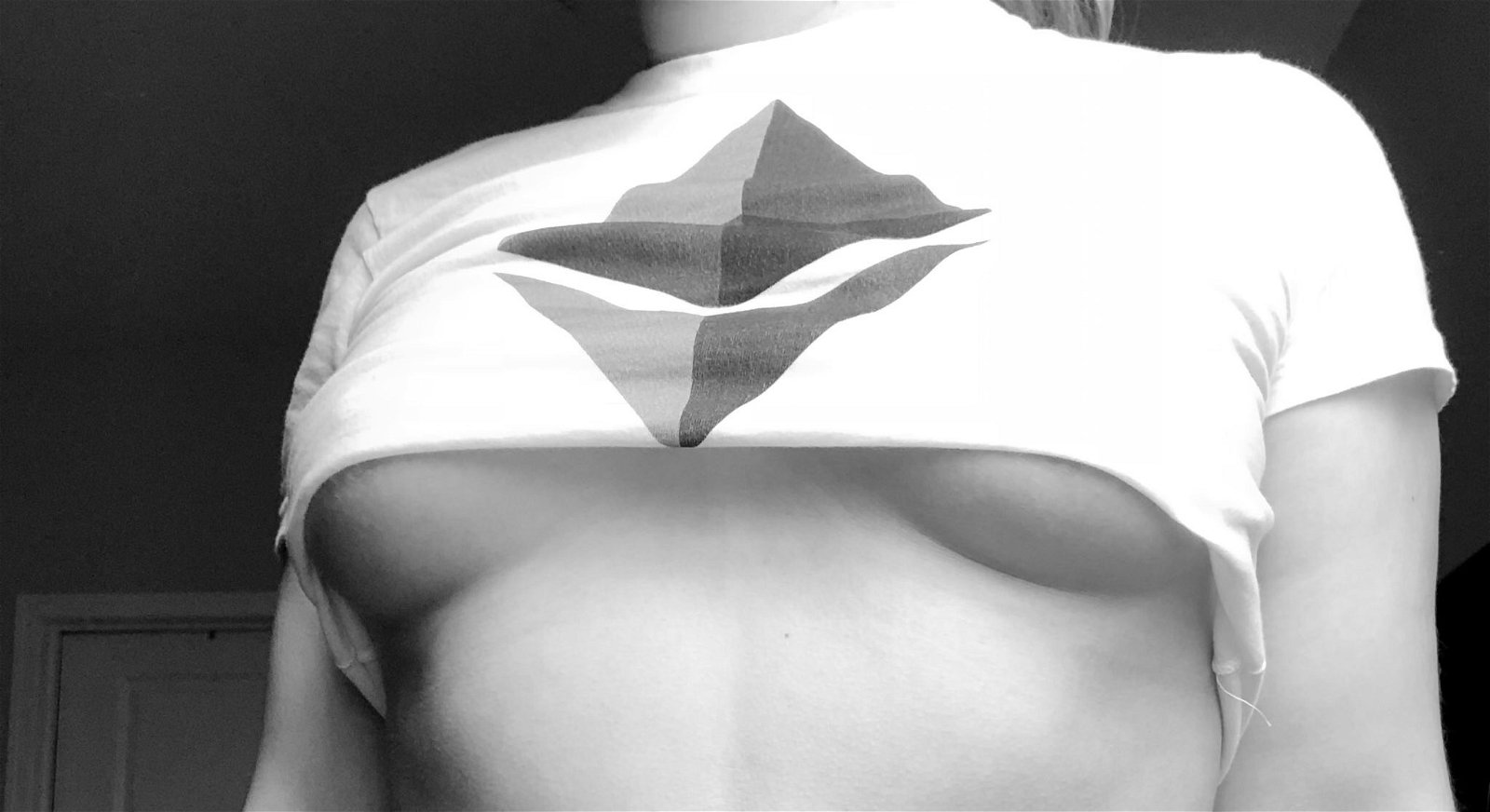 Photo by Kiara Skye with the username @KiaraSkye, who is a star user,  January 3, 2019 at 2:38 PM. The post is about the topic Boobs, Only Boobs and the text says 'Do you have #crypto?! You can tip me in #ethereum at kiaraskye.eth 💸⛓ #underboob #share'