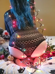 Photo by kaneImaGirl09 with the username @kaneImaGirl09, who is a verified user,  December 24, 2020 at 6:21 PM. The post is about the topic MILF and the text says '#Christmas #rebel #surprise#redneck if you cash up venmo or PayPal $15 I'll send you something super hot and a Christmas gift to your inbox!!! 😈😈🤤🤤😘😘🥰🥰🎁❄️🧑‍🎄🌲☃️'