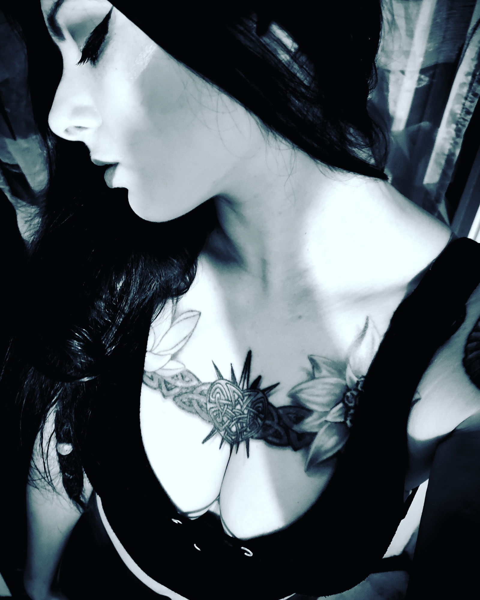 Photo by NightwishNymph with the username @nightwishnymph, who is a star user,  October 30, 2020 at 2:31 PM and the text says 'Erotic Artist and Alternative tattooed model. #erotic #alternativemodel #tattooedwoman #boobs'